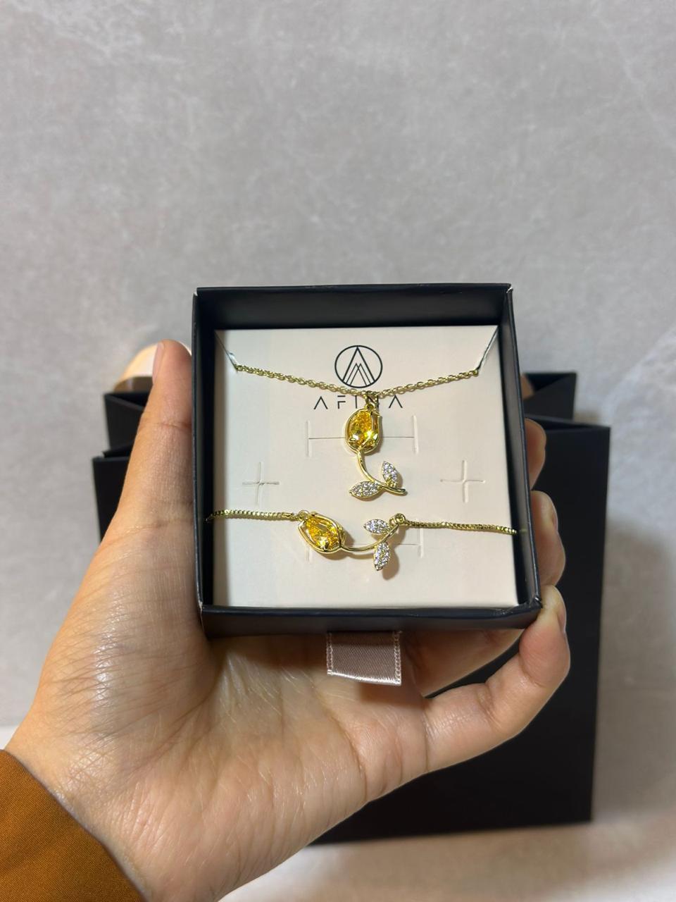 SET TULIPAN: COLLAR + PULSERA