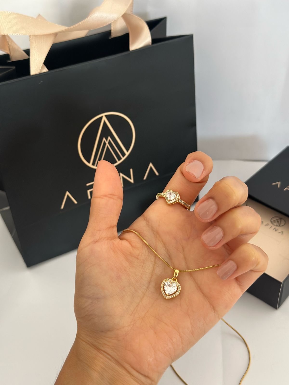 SET AMOR ETERNO: COLLAR + ANILLO CORAZÓN